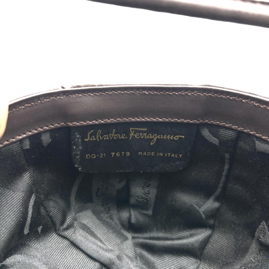 サルヴァトーレフェラガモ Salvatore Ferragamo どんぐりバッグ