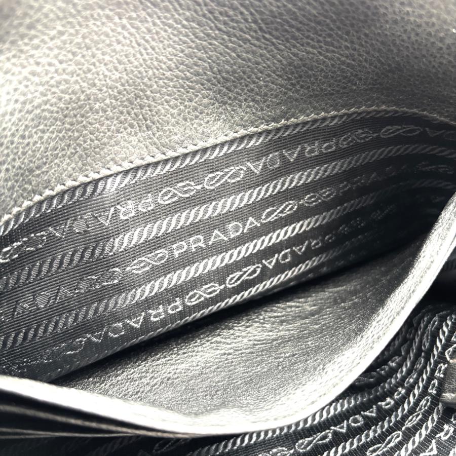 PRADAセカンドバッグ　赤いラインタグのプラダ PRADA - PRADA プラダ ショルダーバッグ トライアングルロゴの通販 by