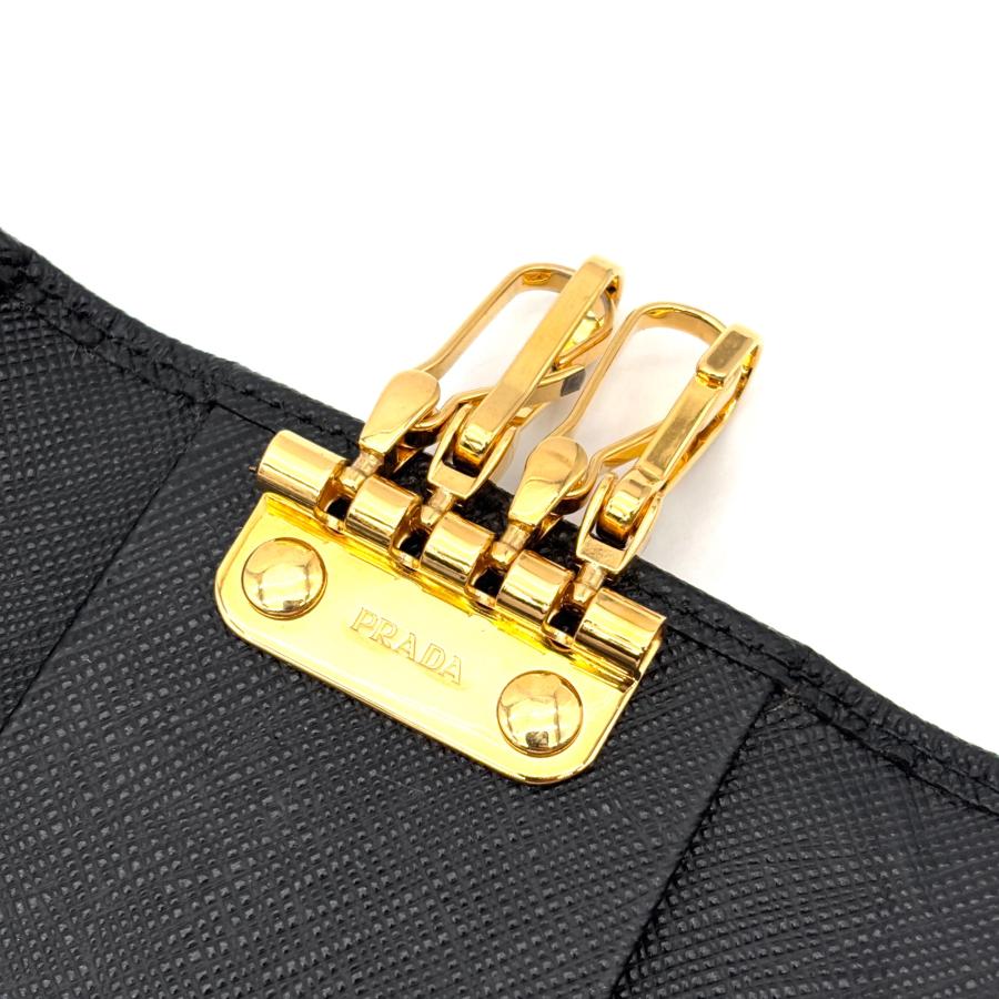 美品 プラダ PRADA 4連 キーケース 三角ロゴプレート ブラック プラダ PRADA 4連 キーケース 三角ロゴ サフィアーノ レザー ブラック