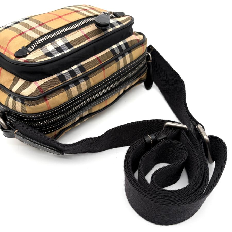 バーバリー カメラバッグ ノバチェック ブラック 斜め掛け ショルダーバッグ 美品 バーバリー BURBERRY ノバチェック カメラバッグ ショルダー