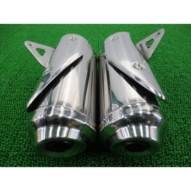 ストリートトリプルR サイレンサーマフラー 左右 2200831/2200832 トライアンフ(TRIUMPH) 純正 中古 SMTTMD41669389*** 2200831 2200832 37 ストリートトリプルR サイレンサーマフラー 左右 2200831/2200832
