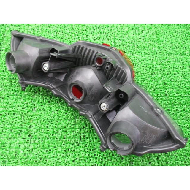 VFR1200F テールランプ ホンダ 純正 中古 バイク 部品 修復素材に ノーマル戻しに 割れ欠け無し 車検 Genuine 77の画像