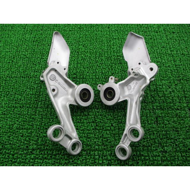 モンスターS4R ステップホルダー 左右 82410671A/82410681A ドゥカティ 純正 中古 バイク 部品 82410671A 82410681A モンスター1200 26 モンスターS4R ステップホルダー 左右 82410671A/82410681A ドゥカティ
