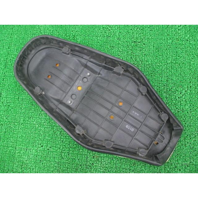 カワサキ W650 シート 53001-1902 純正 中古 バイク 部品 EJ650A カワサキ W650 シート 53001-1902 純正 中古 バイク 部品 EJ650A