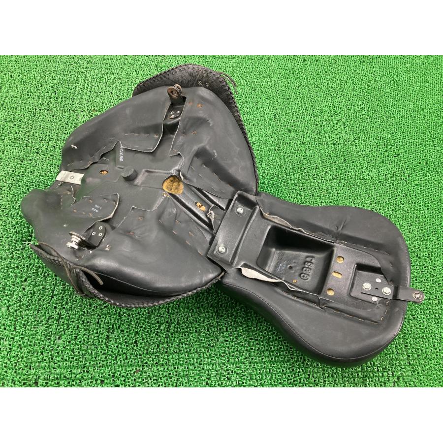 FLSTF1450 シート ハーレー 純正 中古 バイク 部品 TC88 破れ無し 修復