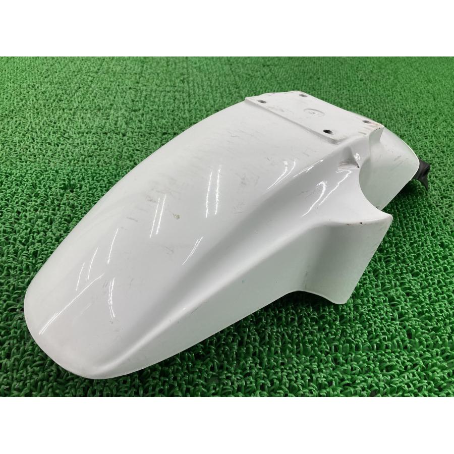 RG400ガンマ フロントフェンダー 白 スズキ 純正 中古 HK31A コケキズ無し 割れ欠け無し 修復に ノーマル戻しに そのまま使える 59 スズキ（SUZUKI） RG400ガンマ フロントフェンダー 白 純正 中古 HK31A