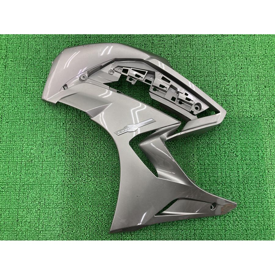 fjr1300A 右サイドカウル　新品未使用　おまけ付き ヤマハ発動機 FJR1300 サイドカウル 左 ガンM 1MC ヤマハ 純正 中古
