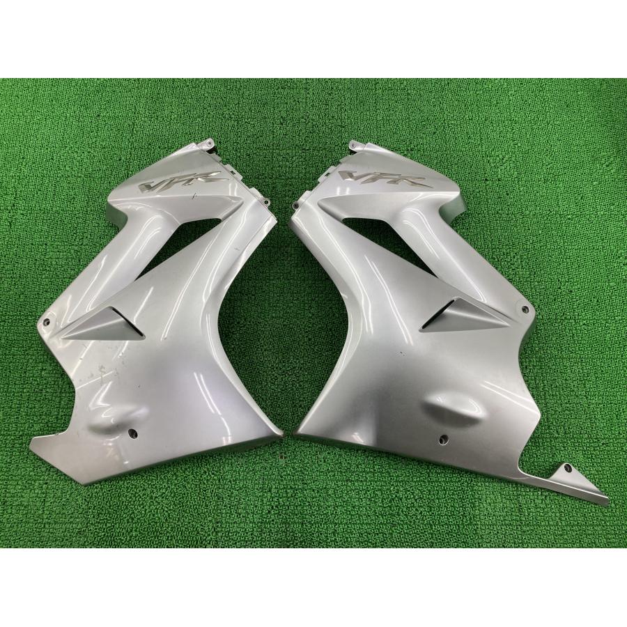 ホンダ（HONDA） VFR800 サイドカウル 左右 銀 MCW 純正 中古 バイク