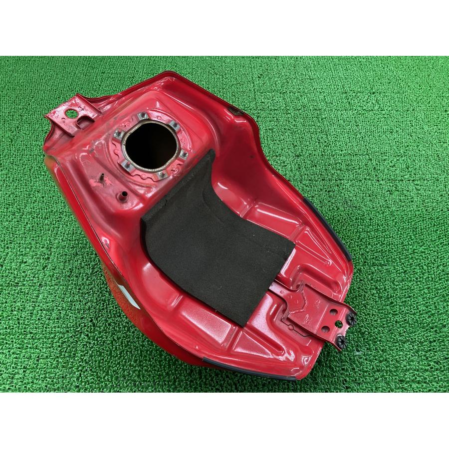 ホンダ（HONDA） CBR900RR タンク 赤 純正 中古 バイク 部品 SC44 穴