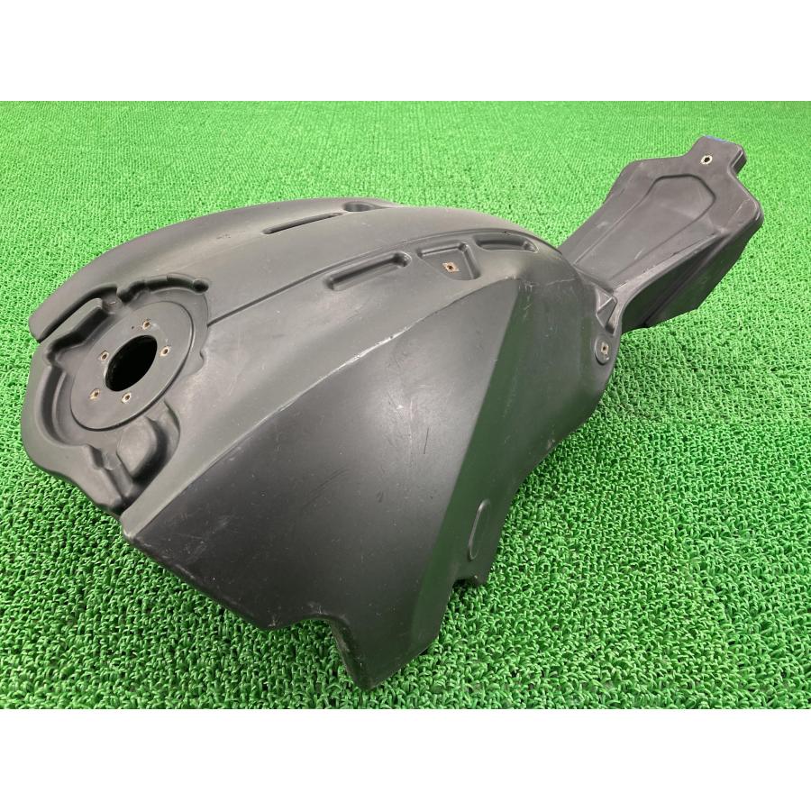 モンスター1100EVO タンク 586.3.171.1A ドゥカティ 純正 中古 M1100 割れ欠け無し 修復素材に ノーマル戻しに そのまま使える 51 モンスター1100EVO タンク 586.3.171.1A ドゥカティ 純正 中古 M1100