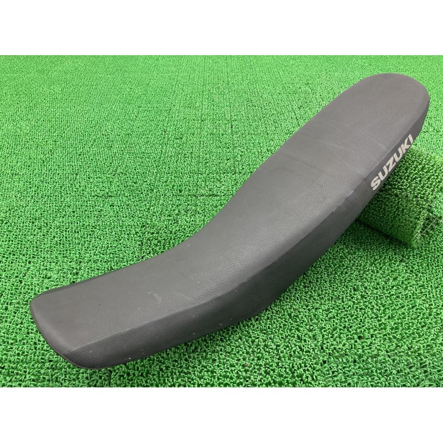 DR-Z400SM シート 29F スズキ 純正 中古 バイク 部品 SK44A 修復素材に ノーマル戻しに そのまま使える 破れ無し 車検 Genuine 44 スズキ（SUZUKI） DR-Z400SM シート 29F 純正 中古 バイク 部品 SK44A