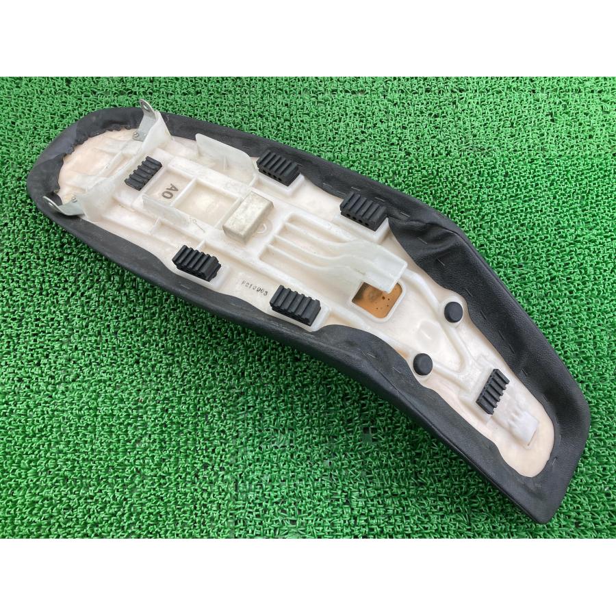 DR-Z400SM シート 29F SK44A-105*** スズキ 純正 バイク 部品 SK44A 張替え済み 破れ無し 品薄 希少品 車検 Genuine 【中古】 44 スズキ（SUZUKI） DR-Z400SM シート 29F 純正 中古 バイク 部品 SK44A