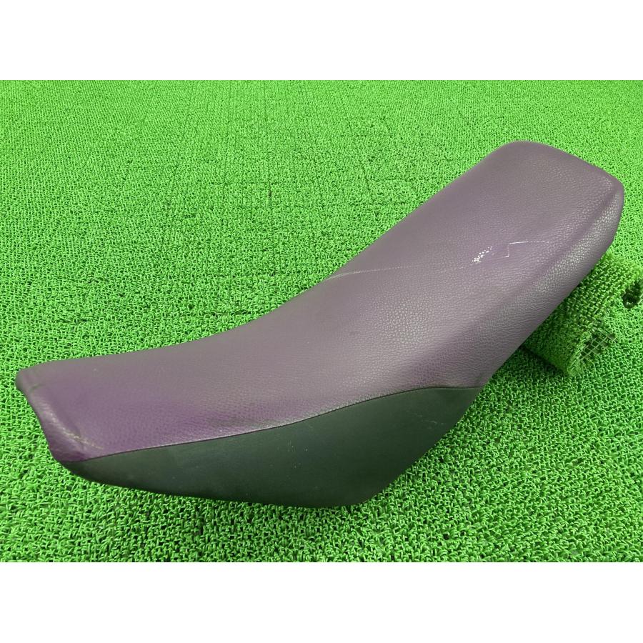 スズキ（SUZUKI） TS125R シート 03D0 純正 中古 バイク 部品 SF15A