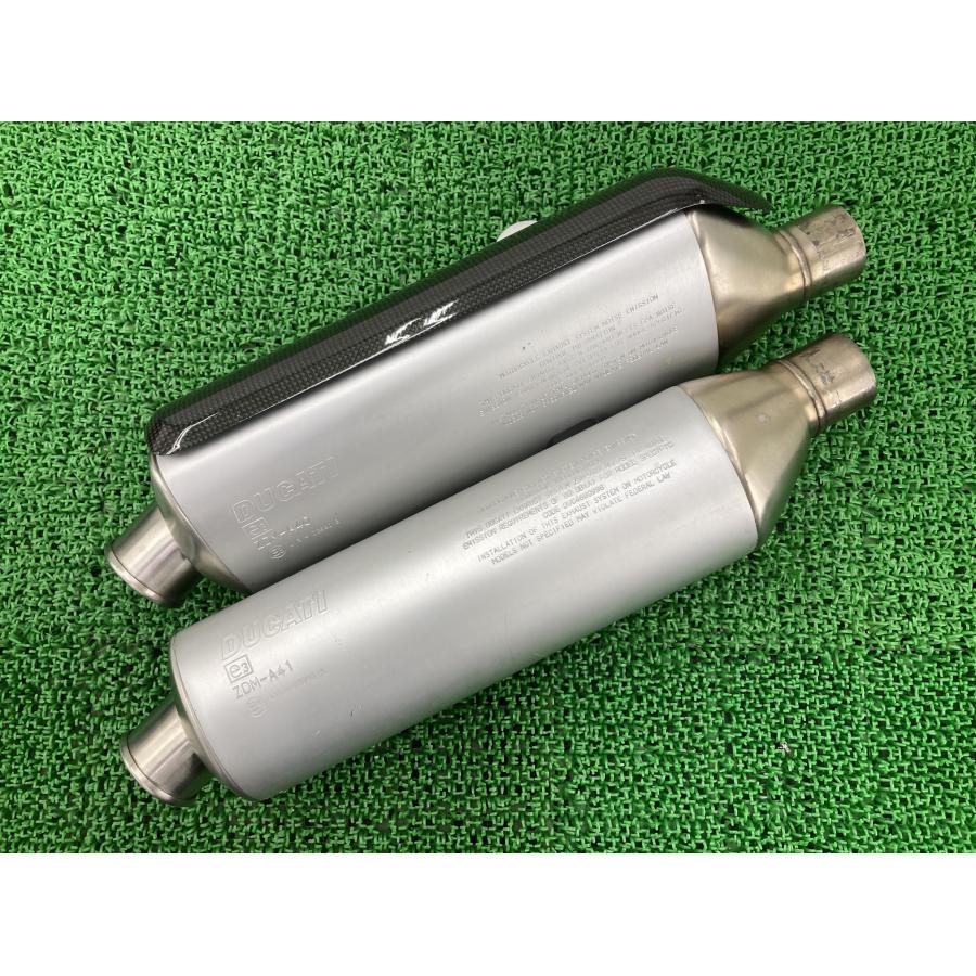 モンスターS4R サイレンサーマフラー 573.1.077.1E/573.1.078.1E ドゥカティ 純正 中古 06-08年モデル ZDMM417AA7B102*** 573.1.077.1E 37 モンスターS4R サイレンサーマフラー 573.1.077.1E/573.1.078.1E