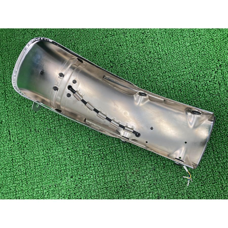 ヤマハ発動機 SR400 リアフェンダー ヤマハ 純正 中古 バイク 部品