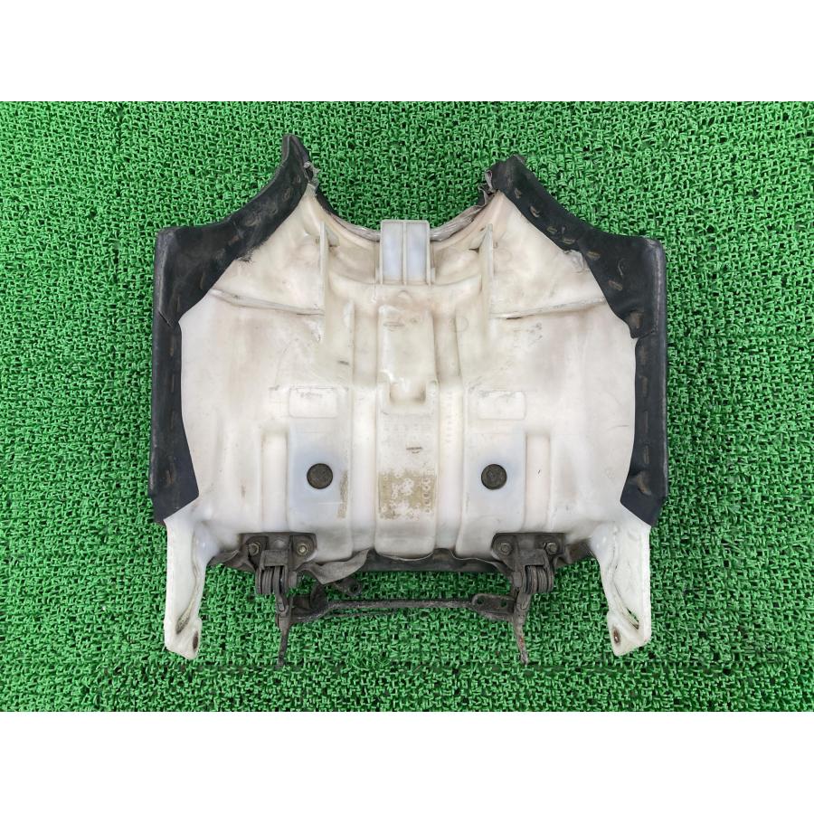 ヤマハVMAX1200フロントメインシート2WE ヤマハ純正中古バイク部品 ヤマハ発動機 V-MAX フロントシート 1FK-24712-0 ヤマハ 純正 中古