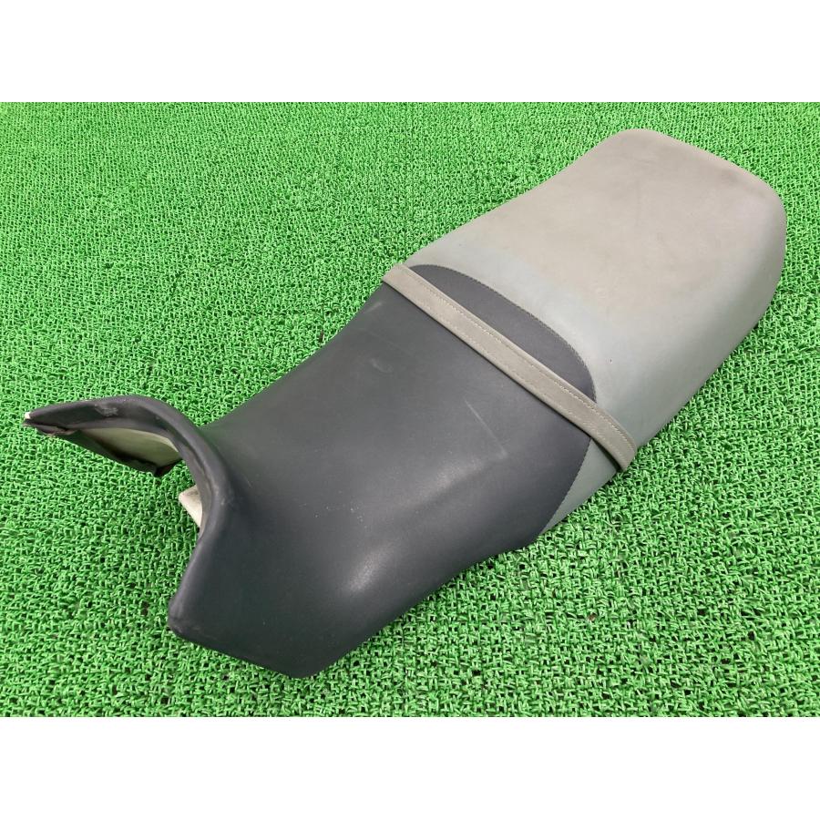 GSX250Sカタナ シート 45D スズキ 純正 中古 バイク 部品 GJ76A 修復  