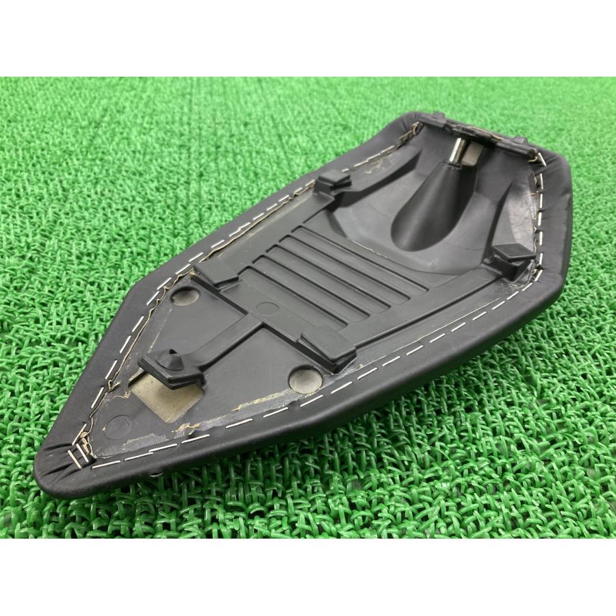 1199パニガーレ タンデムシート 59521091A ドゥカティ 純正 バイク 部品 1199Panigale コンディション良好 破れ無し 【中古】 5 1199パニガーレ タンデムシート 59521091A ドゥカティ 純正 中古