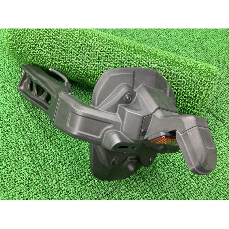 MT-09 リアフェンダー BS2 ヤマハ 純正 バイク 部品 RN34J 割れ欠け無し 品薄 希少品 車検 Genuine 【中古】 97 ヤマハ発動機 MT-09 リアフェンダー BS2-21629 ヤマハ 純正 中古