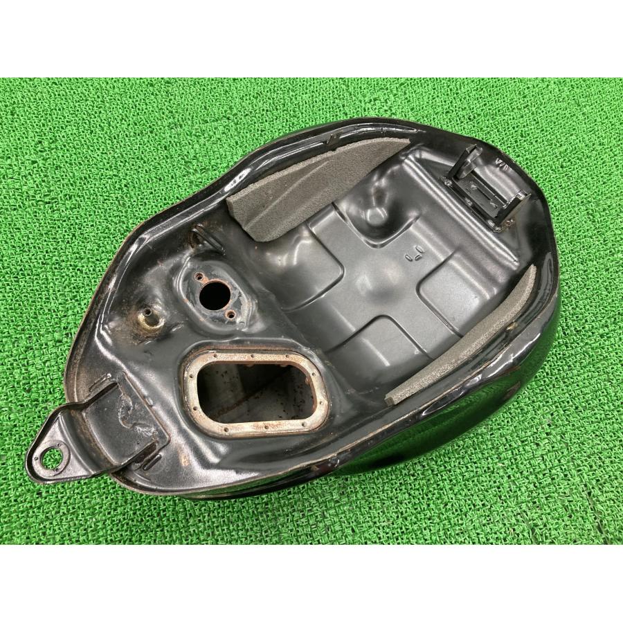 GT250R タンク 黒 ヒョースン(HYOSUNG) 純正 中古 バイク 部品 修復素材に お安くどうぞ 穴あき無し 品薄 車検 Genuine 4 GT250R タンク 黒 ヒョースン(HYOSUNG) 純正 中古 バイク 部品 修復