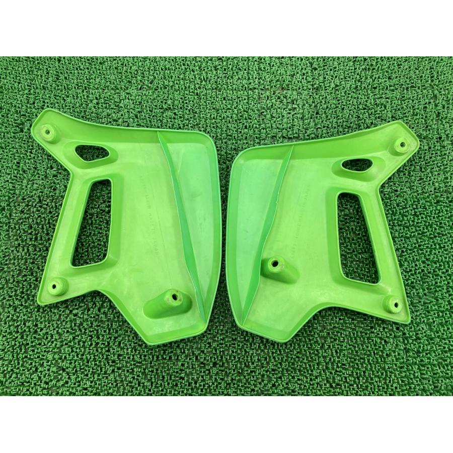 KDX200SR シュラウド 左右 緑 49089-1089/49089-1090 カワサキ 純正 DX200A 49089-1089 49089-1090 ペイント素材に 品薄 【中古】 51 カワサキ（Kawasaki） KDX200SR シュラウド 左右 緑 49089-1089/49089