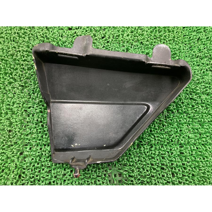 スズキ（SUZUKI） RG250E サイドカウル 右 黒 純正 中古 GT2502-505