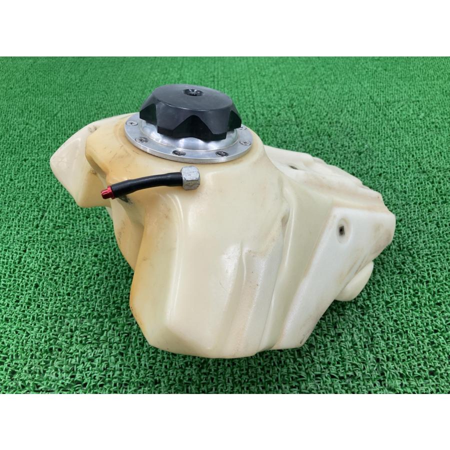 IMS製？ タンク CR-25 社外 中古 バイク 部品 ポリタンク オフロード ビッグタンク 修復素材やカスタム素材に キャップ付き Il IMS製？ タンク CR-25 社外 中古 バイク 部品 ポリタンク オフロード