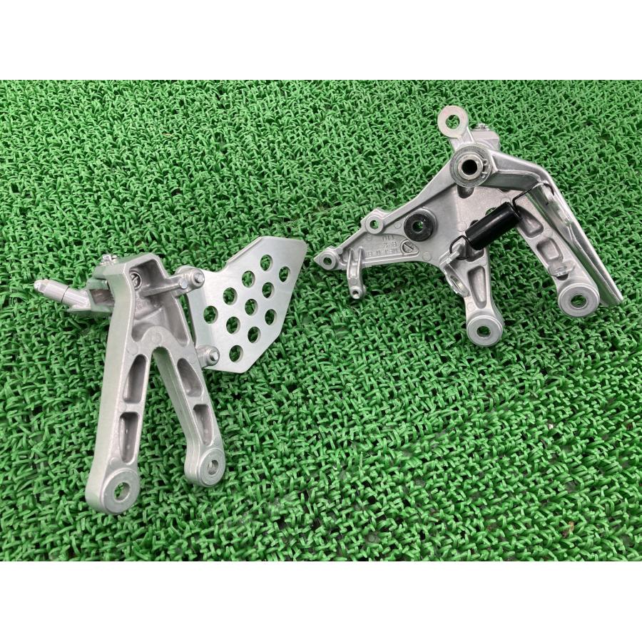 ホンダ（HONDA） CBR600RR メインステップホルダー 左右 MFJ 純正 中古