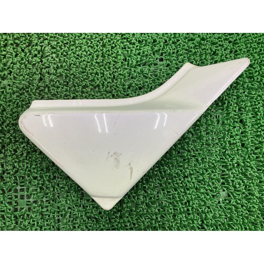 ゼファー400 サイドカバー 右 パール 36001-1423 カワサキ 純正 ZR400C 36001-1422 ゼファーχ ゼファーカイ 割れ欠け無し 【中古】 47 カワサキ（Kawasaki） ゼファー400 サイドカバー 右 パール 36001-1423