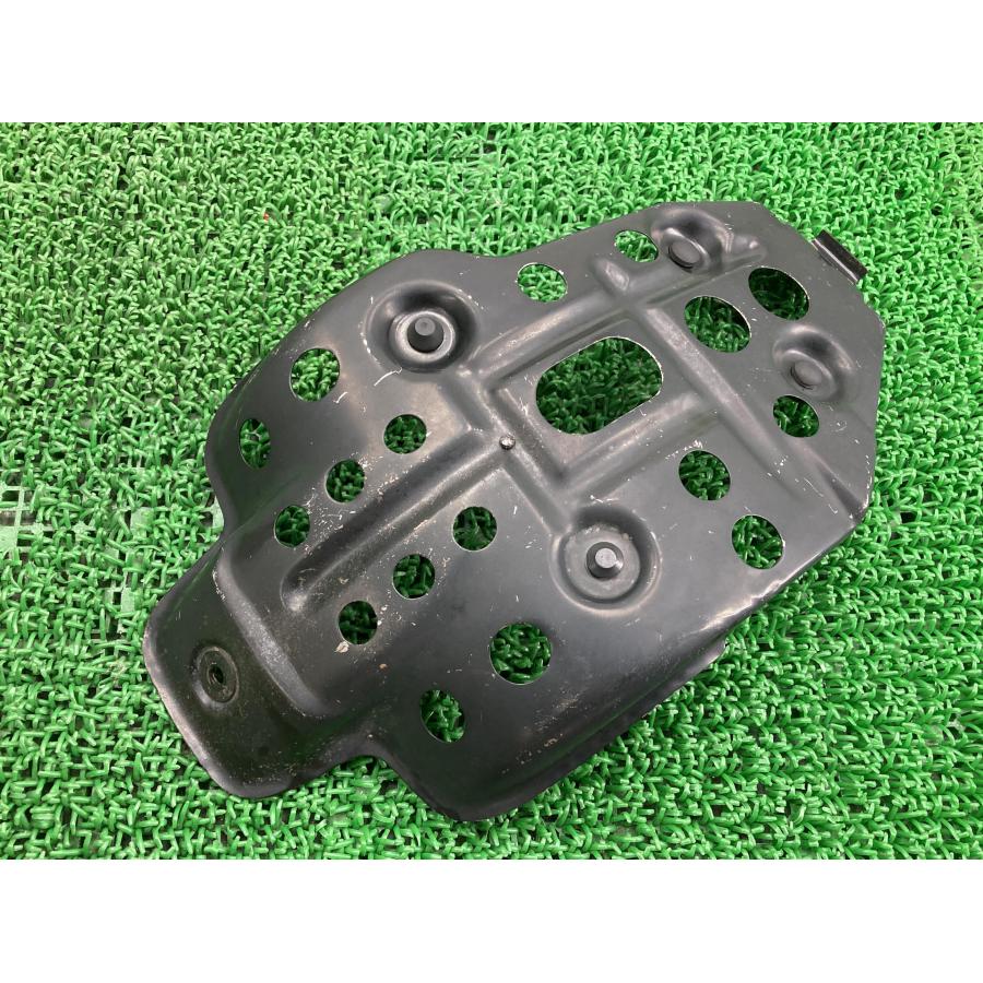TW200 TW225 アンダーガード 黒 ヤマハ 純正 バイク 部品 DG07J DG09J 歪み無し 凹み無し 修復素材に 車検 Genuine 【中古】 78 ヤマハ発動機 TW200 TW225 アンダーガード 黒 ヤマハ 純正 中古 バイク