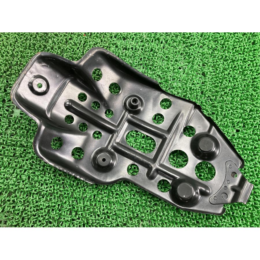 ヤマハ発動機 TW200 TW225 アンダーガード 黒 ヤマハ 純正 中古 バイク
