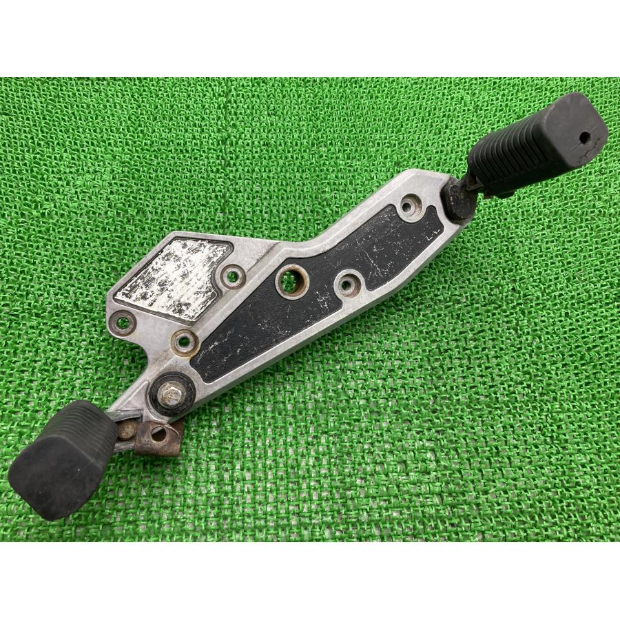 カワサキ（Kawasaki） Z1000J ステップホルダー 右 35011-1087 純正