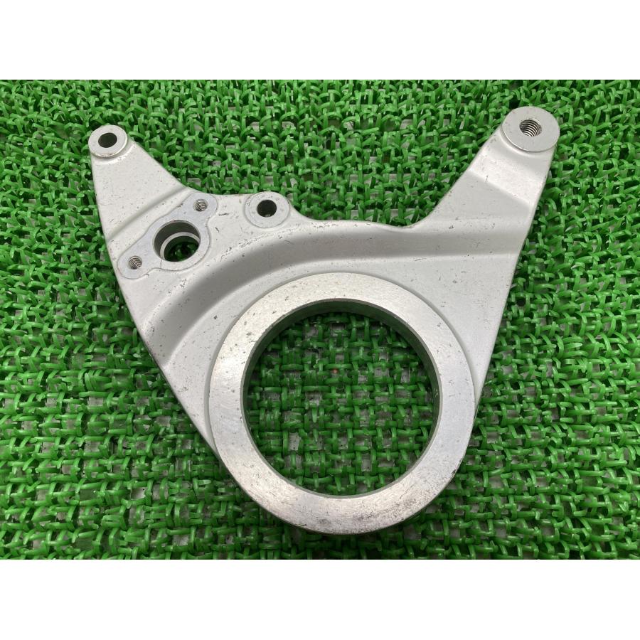 ホンダ（HONDA） VFR800 リアブレーキキャリパーサポート 純正 中古