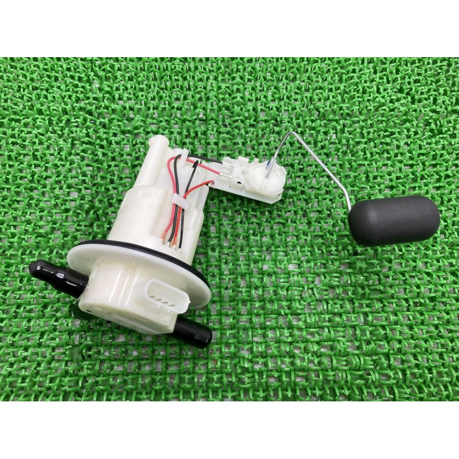 グロム フューエルポンプ ホンダ 純正 バイク 部品 割れ欠け無し 修復素材に そのまま使える 車検 Genuine 【中古】 15 ホンダ（HONDA） グロム フューエルポンプ 純正 中古 バイク 部品 割れ