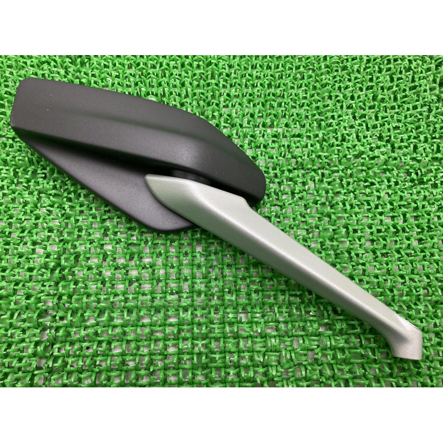 ディアベル1200 ミラー 右 52340241A ドゥカティ 純正 バイク 部品 割れ欠け無し 修復素材に そのまま使える 車検 Genuine 【中古】 41 ディアベル1200 ミラー 右 52340241A ドゥカティ 純正 中古 バイク