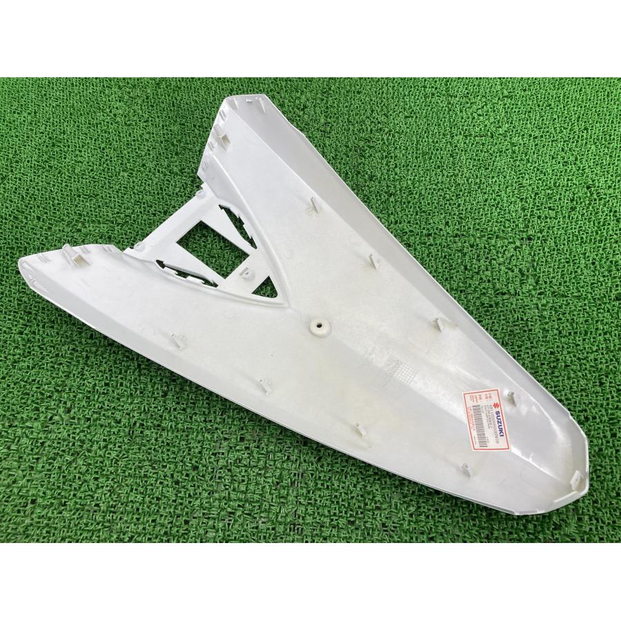 スズキ（SUZUKI） GSR125NEX フロントカバー 白 48111-09H00 純正 新品