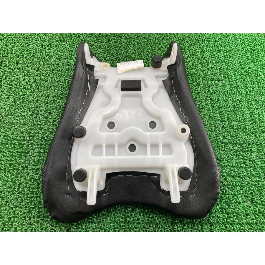 スズキ（SUZUKI） GSX-R750 シート 37H 純正 中古 バイク 部品 激レア