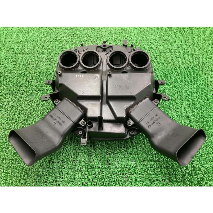 ホンダ（HONDA） CBR1100XX エアクリーナーボックス MAT E1 純正 中古