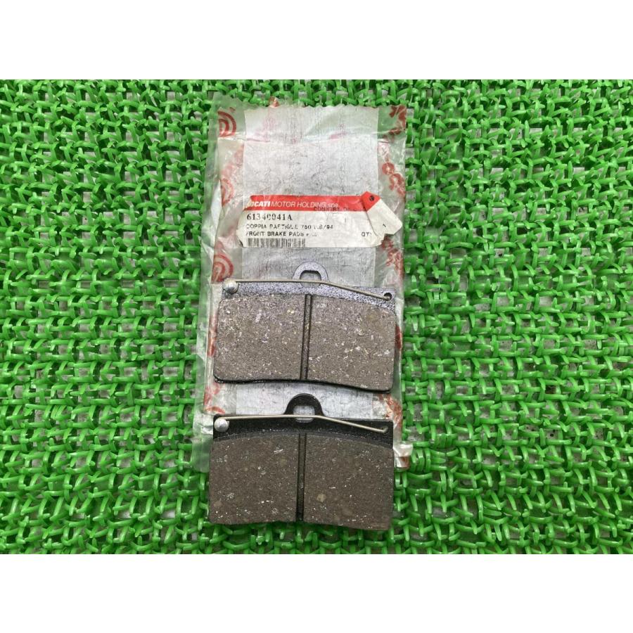 888 ブレーキパッド 61340041A 在庫有 即納 ドゥカティ 純正 新品 バイク 部品 未使用 851 907IE 割れ欠け無し 修復素材に 車検 Genuine 10