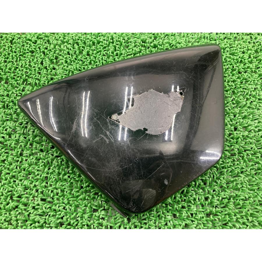 スズキ（SUZUKI） ボルティー サイドカバー 左 黒 47211-38300 純正