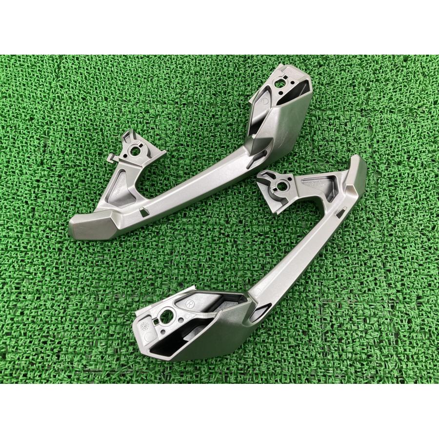 ホンダ（HONDA） X-ADV グラブバー 左右 銀 PA66/6I-G60 純正 中古
