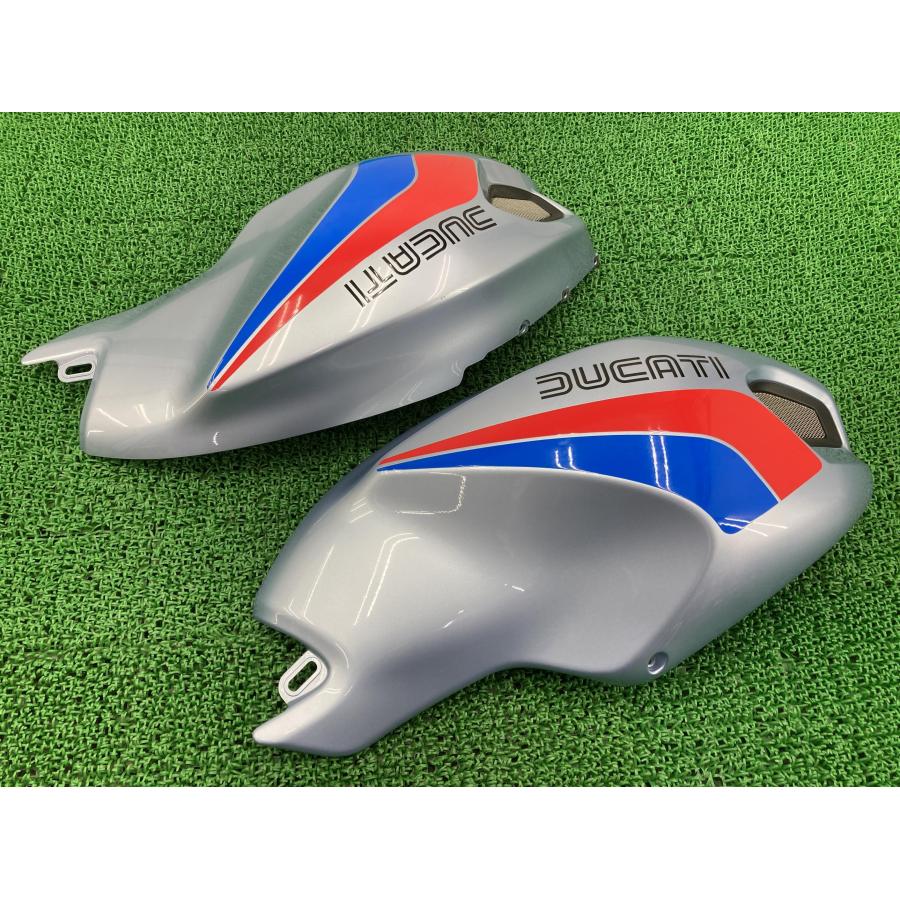 モンスター696 タンクカバー 左右 水色 48032591B/48032601B