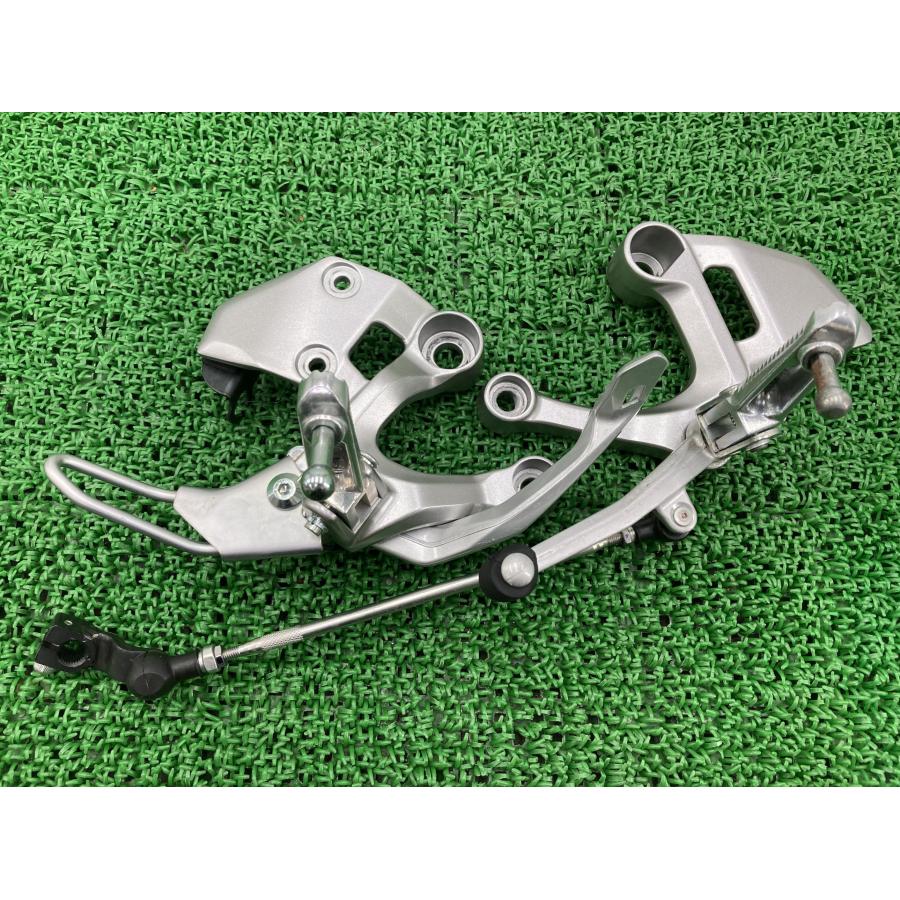 バイク MT-09 ステップ 左右 1RC ヤマハ 純正 バイク 部品 RN34J