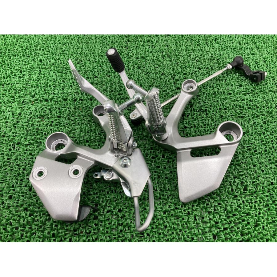 バイク MT-09 ステップ 左右 1RC ヤマハ 純正 バイク 部品 RN34J