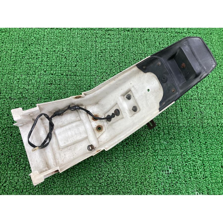 ジェベル125 リアフェンダー 白 63113-44AD/B/C スズキ 純正 バイク 部品 SF44A 63113-44AD B C ジェベル250 SH42Aにも 【中古】 51 スズキ（SUZUKI） ジェベル125 リアフェンダー 白 63113-44AD/B/C 純正