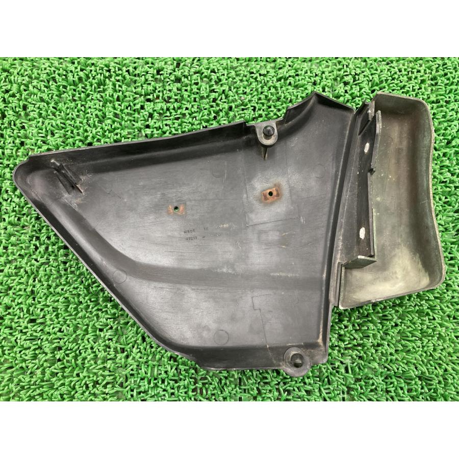 スズキ（SUZUKI） GS450T サイドカバー 左 黒M 47211-44300 純正 中古