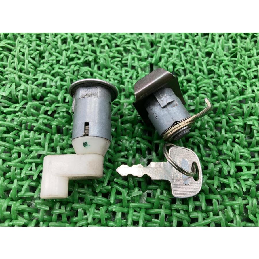ホンダ　DIO メットイン　自賠責残　未使用メットつき ホンダ（HONDA） ディオ シートロック 純正 中古 バイク 部品
