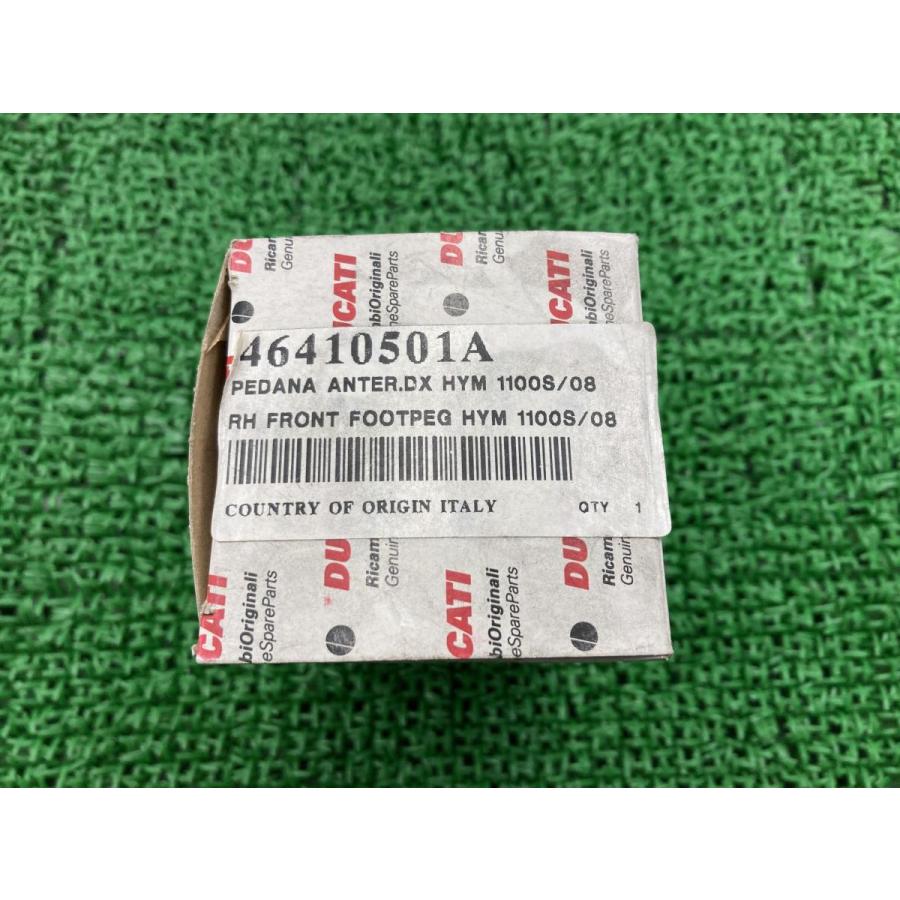 ハイパーモタード1100 ステップペグ 右 46410501A ドゥカティ 純正 新品 未使用 フロントフットレスト ハイパーモタード1100S 32 ハイパーモタード1100 ステップペグ 右 46410501A ドゥカティ 純正