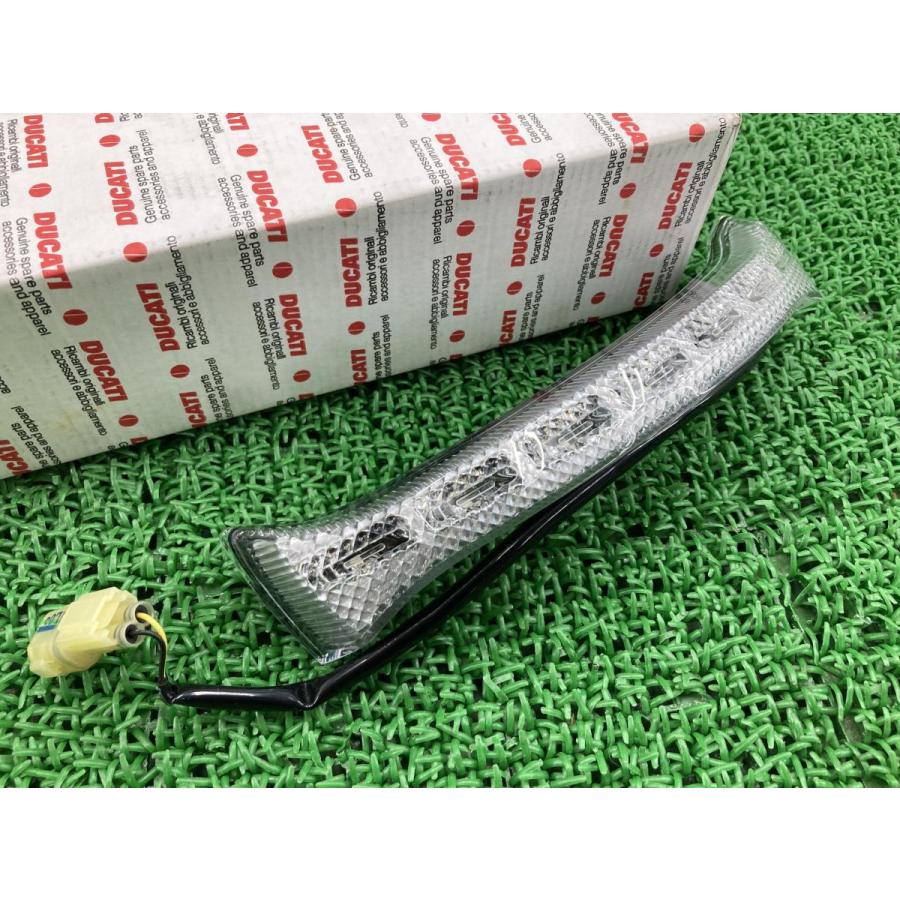 ディアベル パーキングランプライト 52020111A ドゥカティ 純正 新品 バイク 部品 未使用 ヘッドライト Diavel 車検 Genuine 18 ディアベル パーキングランプライト 52020111A 在庫有 即納 ドゥカティ