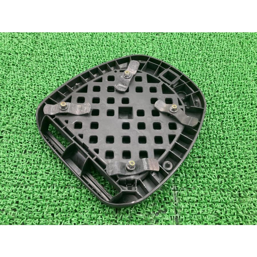 GIVI製汎用 モノロックベース 社外 中古 バイク 部品 リアキャリアに